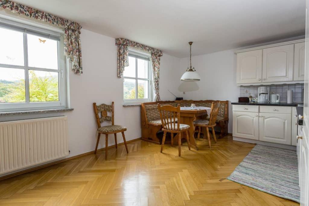 Schoene Ferienwohnung Am Schlosspark Bad Brückenau Buitenkant foto